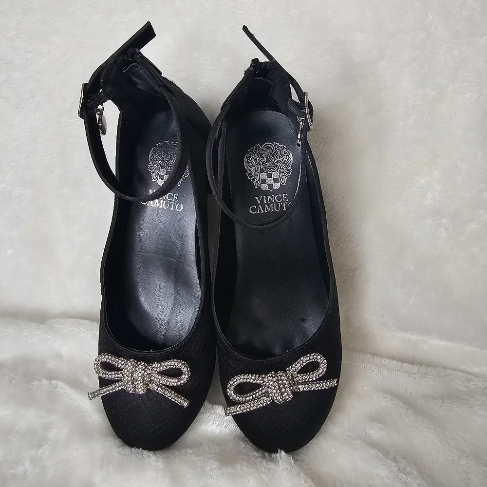 Vince Camuto Black Dress Shoe Girls Youth Size 2‎ Ankle Strap Silver Bows Heel